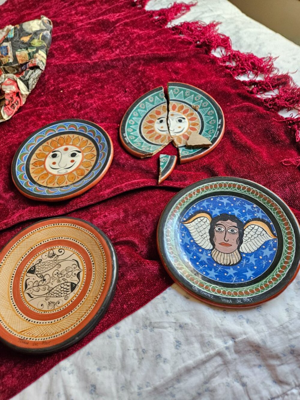 3 VINTAGE OAXACAN BURNISHED DECORATIVE PLATES BY MASTER CERAMIST LUIS CORTEZ.SIG